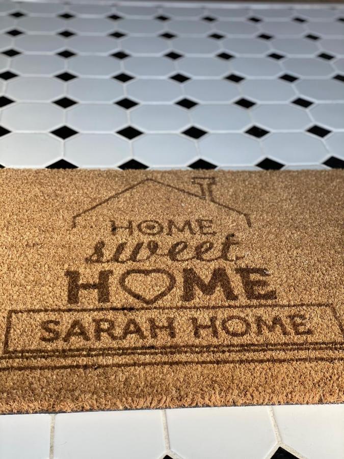 Sarah Home Hunedoara Exteriör bild