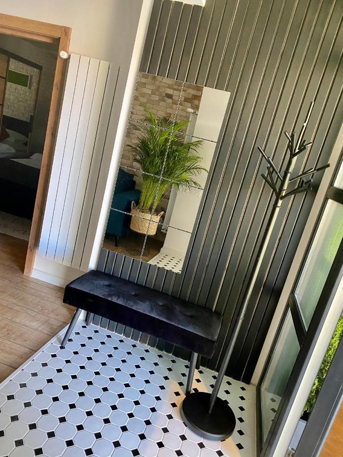 Sarah Home Hunedoara Exteriör bild
